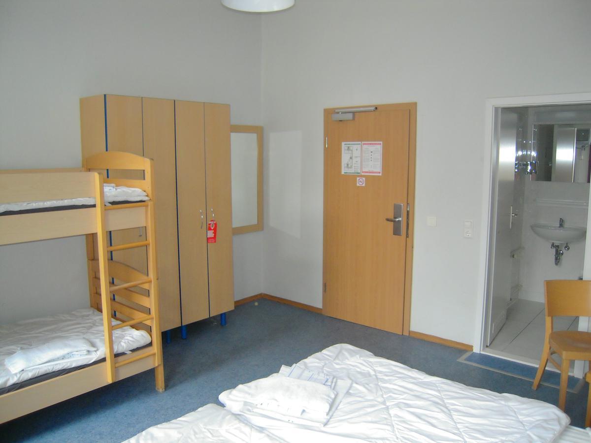Happy Go Lucky + Schoneberg Hotel Berlino
