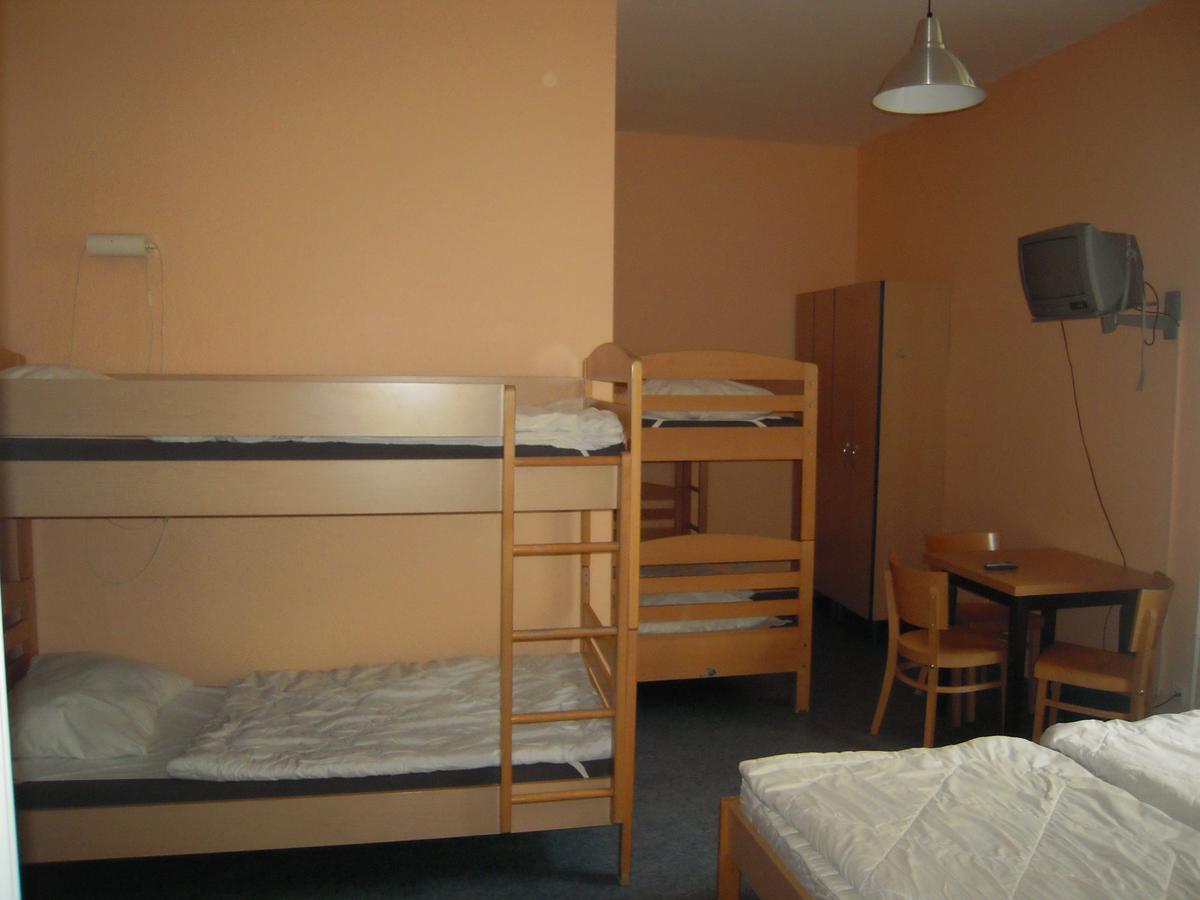 Hotel Happy Go Lucky + Schoneberg Berlino