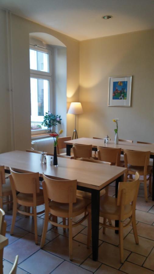 Hotel Happy Go Lucky + Schoneberg Berlino